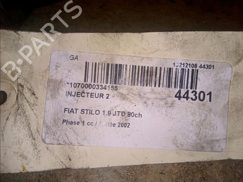 Used Injector FIAT STILO (192_) 1.9 JTD (192_XF1A) (80 hp) 9971822