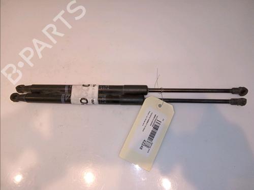 Used Tailgate lift support TOYOTA YARIS (_P13_) 1.5 Hybrid (NHP130_, NHP130) (101 hp) 14880041