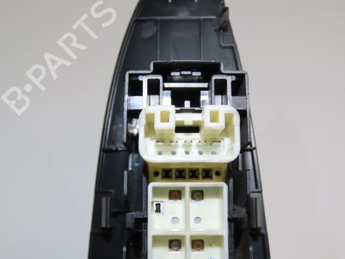 Used Right rear window switch TOYOTA RAV 4 III (_A3_) 2.2 D 4WD (ALA30_, ALA30R) (177 hp) 31120899