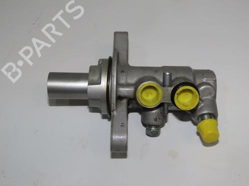 Used Brake master cylinder RENAULT KADJAR (HA_, HL_) 1.6 dCi 130 (HLA4) (130 hp) 33032133