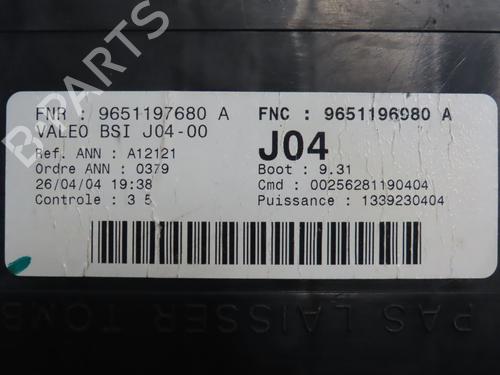 engine-control-unit-ecu-peugeot-307-3ac-20-hdi-90-1940q4-2000-2001-2002-2003-2004-2005-2006-2007-2008-2009-2010-2011-2012-9606246 main image