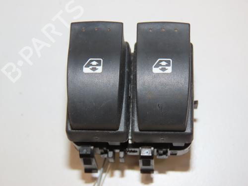 Used Left front window switch RENAULT CLIO II (BB_, CB_) 1.2 (BB0A, BB0F, BB10, BB1K, BB28, BB2D, BB2H, CB0A,... (58 hp) 28968882
