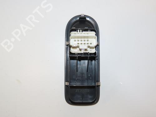 Used Left front window switch RENAULT CLIO III (BR0/1, CR0/1) 1.5 dCi (C/BR0G, C/BR1G) (68 hp) 28968902