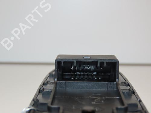 Used Left front window switch RENAULT CLIO V (B7_) 1.0 SCe 65 (B7MG) (67 hp) 28831717