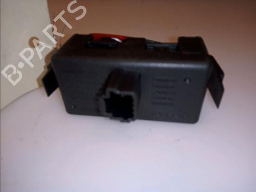 warning-switch-renault-megane-iii-hatchback-bz01_-b3_-16-16v-hi-flex-bz03-252100502r-2008-11100806 main image