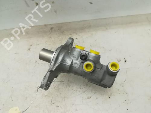 Used Brake master cylinder Brake master cylinder RENAULT CAPTUR I (J5_, H5_) 1.2 TCe 120 (118 hp) 9594946 9594946