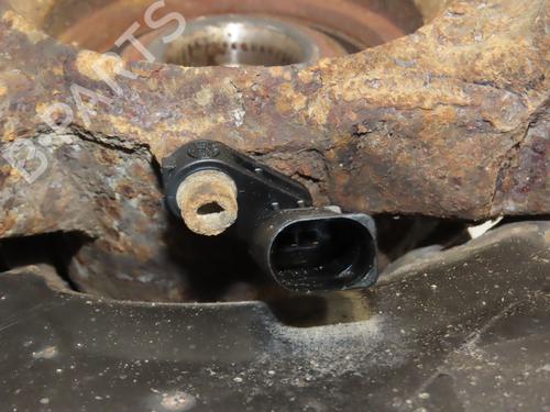 left-front-steering-knuckle-vw-transporter-t5-bus-7hb-7hj-7eb-7ej-2003-2004-2005-2006-2007-2008-2009-2010-2011-2012-2013-2014-2015-2016-28829808 main image