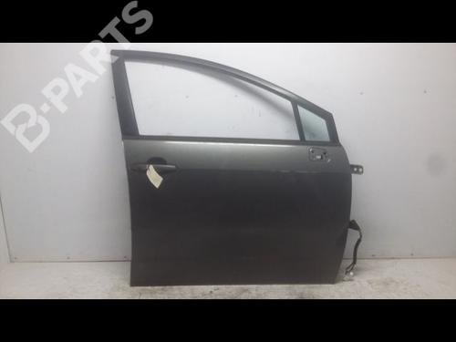 Used Right front door TOYOTA COROLLA Verso (ZER_, ZZE12_, R1_) 2.0 D-4D (CUR10_, CUR10R) (116 hp) 9604378