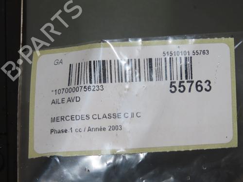 Used Right front fenders Right front fenders MERCEDES-BENZ C-CLASS (W203) C 180 Kompressor (203.046) (143 hp) 40205506 40205506