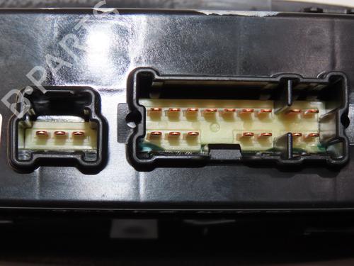 Left front window switch RENAULT KADJAR (HA_, HL_) 1.2 TCe 130 (HLMR) | BP28831757I27 