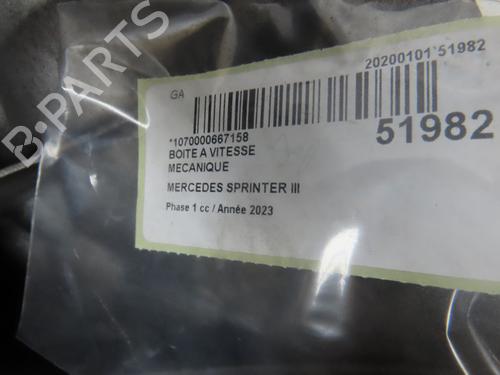 Used Gearbox Gearbox MERCEDES-BENZ SPRINTER 3,5-t Van (B907, B910) 315 CDI RWD (907.631, 907.633, 907.635, 907.637) (150 hp) 40162882 40162882