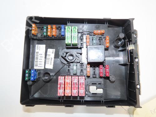 Used Fuse box VW GOLF V (1K1) 1.9 TDI (105 hp) 31120036
