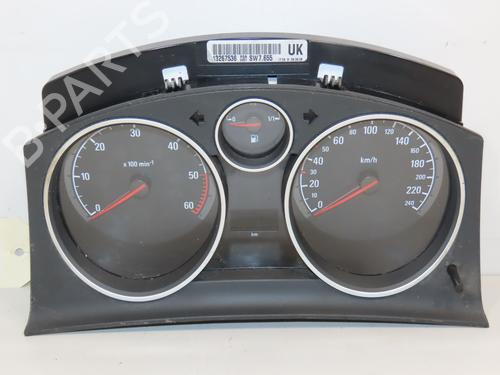 Used Instrument cluster OPEL ZAFIRA / ZAFIRA FAMILY B (A05) 1.7 CDTI (M75) (125 hp) 18153431