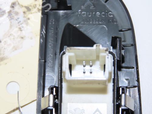 Høyre bak elrute bryter PEUGEOT 208 II (UB_, UP_, UW_, UJ_) 1.2 PureTech 100 (101 hp) 31274426