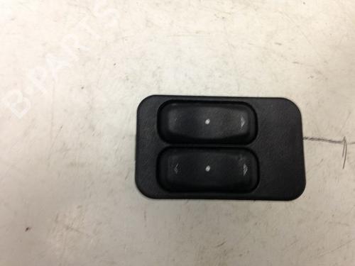 Used Left front window switch Left front window switch OPEL CORSA C (X01) 1.3 CDTI (F08, F68) (70 hp) 9594425 9594425