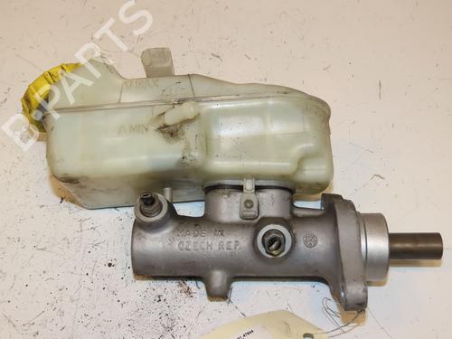Used Brake master cylinder Brake master cylinder VW TRANSPORTER T5 Van (7HA, 7HH, 7EA, 7EH) 1.9 TDI (102 hp) 17338530 17338530