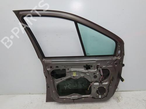 Used Left front door Left front door RENAULT SCÉNIC I MPV (JA0/1_, FA0_) 1.6 (JA00, JA16, JA15, JA19, JA1V, JA2B, JA2C, JA0B,... (107 hp) 28831299 28831299