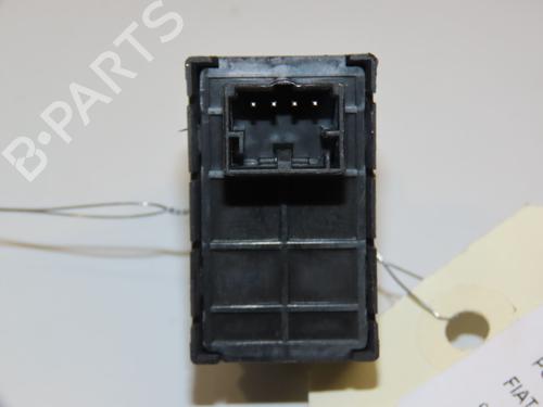 Right rear window switch FIAT 500L (351_, 352_) 1.3 D Multijet (199LXY1A, 199LXY11) | BP28831771I28