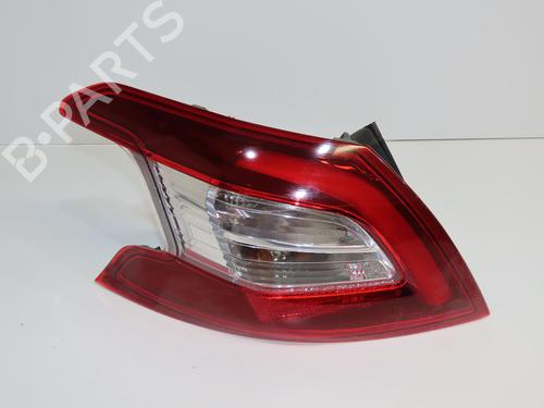 Farolim esquerdo Farolim esquerdo PEUGEOT 308 II (LB_, LP_, LW_, LH_, L3_) 1.6 HDi / BlueHDi 115 (115 hp) 33633997 33633997