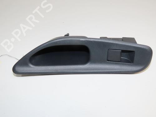 Højre bagtil elrude kontakt Højre bagtil elrude kontakt TOYOTA YARIS (_P21_, _PA1_, _PH1_) 1.5 Hybrid (MXPH10, MXPH11) (116 hp) 36427243 36427243