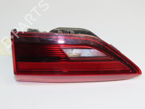 Feu de coffre droit Feu de coffre droit VW POLO VI (AW1, BZ1, AE1) 1.0 TSI (95 hp) 33222784 33222784