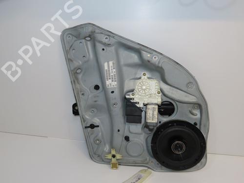 Rudehejsemekanisme Højre bagtil Rudehejsemekanisme Højre bagtil VW GOLF IV (1J1) 1.4 16V (75 hp) 37499524 37499524