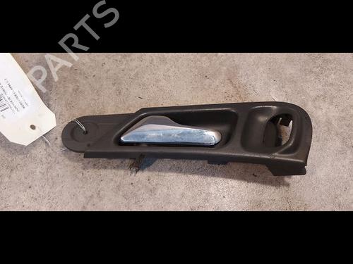 Used Rear left interior door handle Rear left interior door handle MERCEDES-BENZ C-CLASS (W203) C 220 CDI (203.006) (136 hp) 9615304 9615304