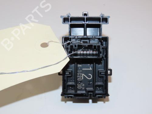 Right rear window switch TOYOTA C-HR (_X1_) 1.8 Hybrid (ZYX10_, ZYX11_, ZYX10R, ZYX11R) | BP28831765I28