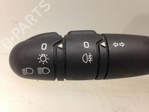 Used Steering column stalk RENAULT CLIO II (BB_, CB_) 1.5 dCi (B/CB08) (82 hp) 9592488
