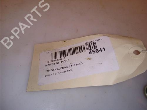 Used Brake master cylinder Brake master cylinder TOYOTA AVENSIS (_T25_) 2.0 D-4D (CDT250_, CDT250R) (116 hp) 13030929 13030929