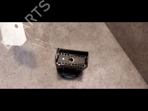 Used Headlight switch VW POLO III (6N1) 64 1.9 SDI (64 hp) 9613409