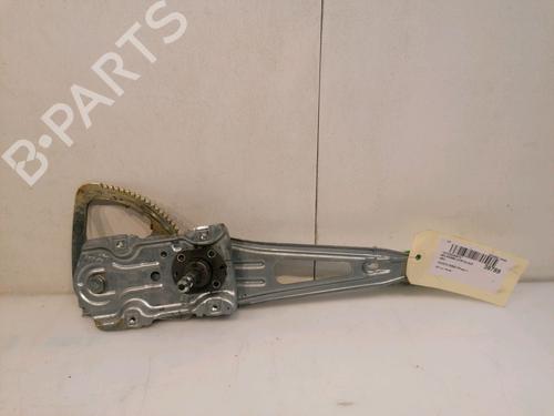 Rudehejsemekanisme venstre bagtil TOYOTA YARIS (_P9_) 1.33 VVT-i (NSP90_, NSP90R) (99 hp) 15841849