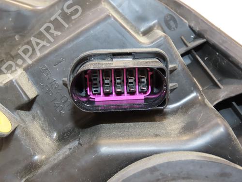 Right headlight FORD FIESTA VI (CB1, CCN) 1.25 | BP28832458C29 