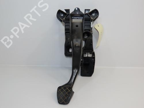 pedal-vw-touran-5t1-2015-31120359 main image