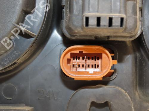 Used Left headlight RENAULT SCÉNIC I MPV (JA0/1_, FA0_) 1.6 (JA00, JA16, JA15, JA19, JA1V, JA2B, JA2C, JA0B,... (107 hp) 28832565