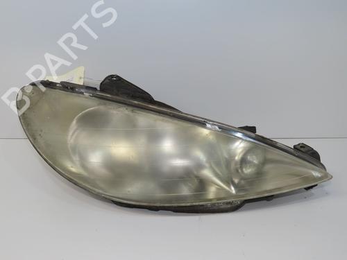 Used Right headlight PEUGEOT 206 Hatchback (2A/C) 1.4 i (75 hp) 32845330