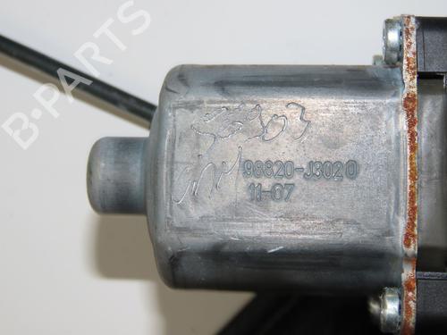 Lève-vitre avant droit CHEVROLET ORLANDO (J309) 2.0 D (163 hp) 31912147