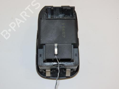 Used Left front window switch PEUGEOT 306 Hatchback (7A, 7C, N3, N5) 1.9 D (69 hp) 28802055