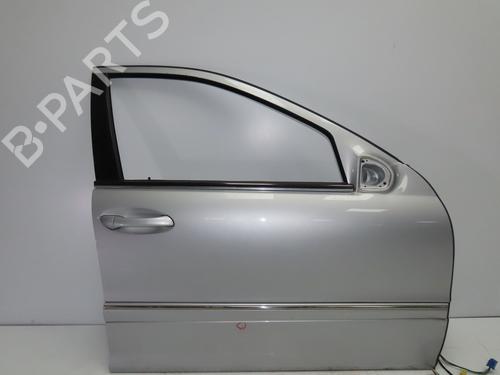 Used Right front door MERCEDES-BENZ C-CLASS (W203) C 220 CDI (203.008) (150 hp) 32179163