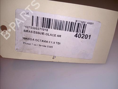 Used Rear windshield wiper arm SKODA OCTAVIA II (1Z3) 1.9 TDI (105 hp) 23178137