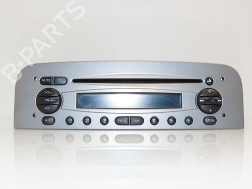 Auto-radio ALFA ROMEO 147 (937_) 1.9 JTDM 8V (937.AXD1A, 937.AXU1A, 937.BXU1A) (120 hp) 17488274