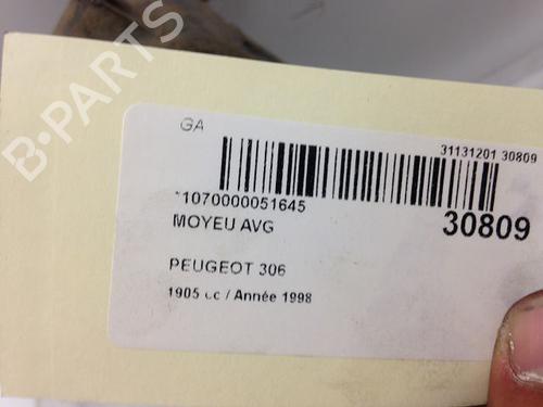 Used Right front steering knuckle PEUGEOT 306 Hatchback (7A, 7C, N3, N5) [1993-2003]  23173347