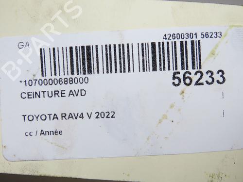 front-right-seatbelt-toyota-rav-4-v-_a5_-_h5_-2018-40437891 main image