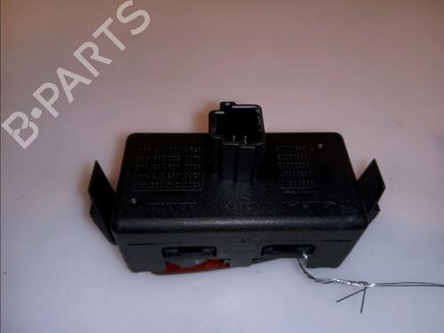 Used Warning switch RENAULT SCÉNIC III (JZ0/1_) 1.9 dCi (JZ0J, JZ1J, JZ1K, JZ1S) (131 hp) 11204087