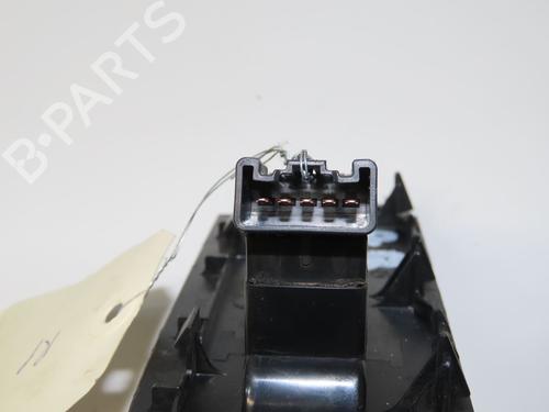 Left rear window switch SUZUKI GRAND VITARA II (JT, TE, TD) 1.9 DDiS All-wheel Drive (JT419, TD44, JB419WD, JB419XD,... | BP32076150I29 - Image 3