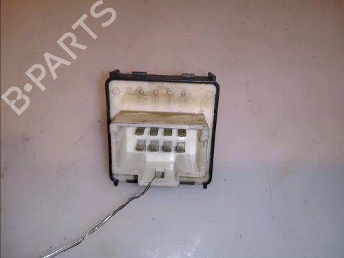 Used Left front window switch CITROËN C3 III (SX) 1.2 VTi 82 (82 hp) 11103020