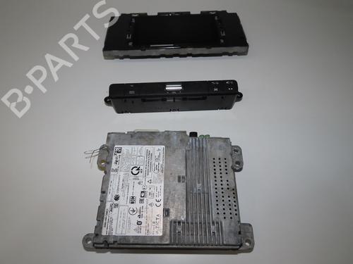 radio-mercedes-benz-sprinter-35-t-van-b907-b910-2018-32486133 main image