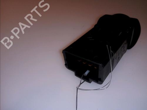 Used Warning switch Warning switch DACIA SANDERO 1.4 (BS0C, BS0A, BS0G, BS1F, BS0E) (75 hp) 11100786 11100786