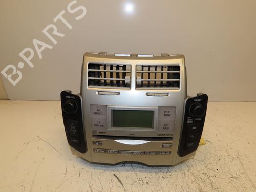 Autoradio TOYOTA YARIS (_P9_) 1.3 VVT-i (SCP90_, SCP90R) (87 hp) 17469279