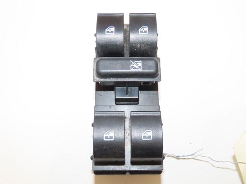 Used Left front window switch Left front window switch FIAT 500L (351_, 352_) 1.3 D Multijet (199LXY1A, 199LXY11) (84 hp) 28831729 28831729